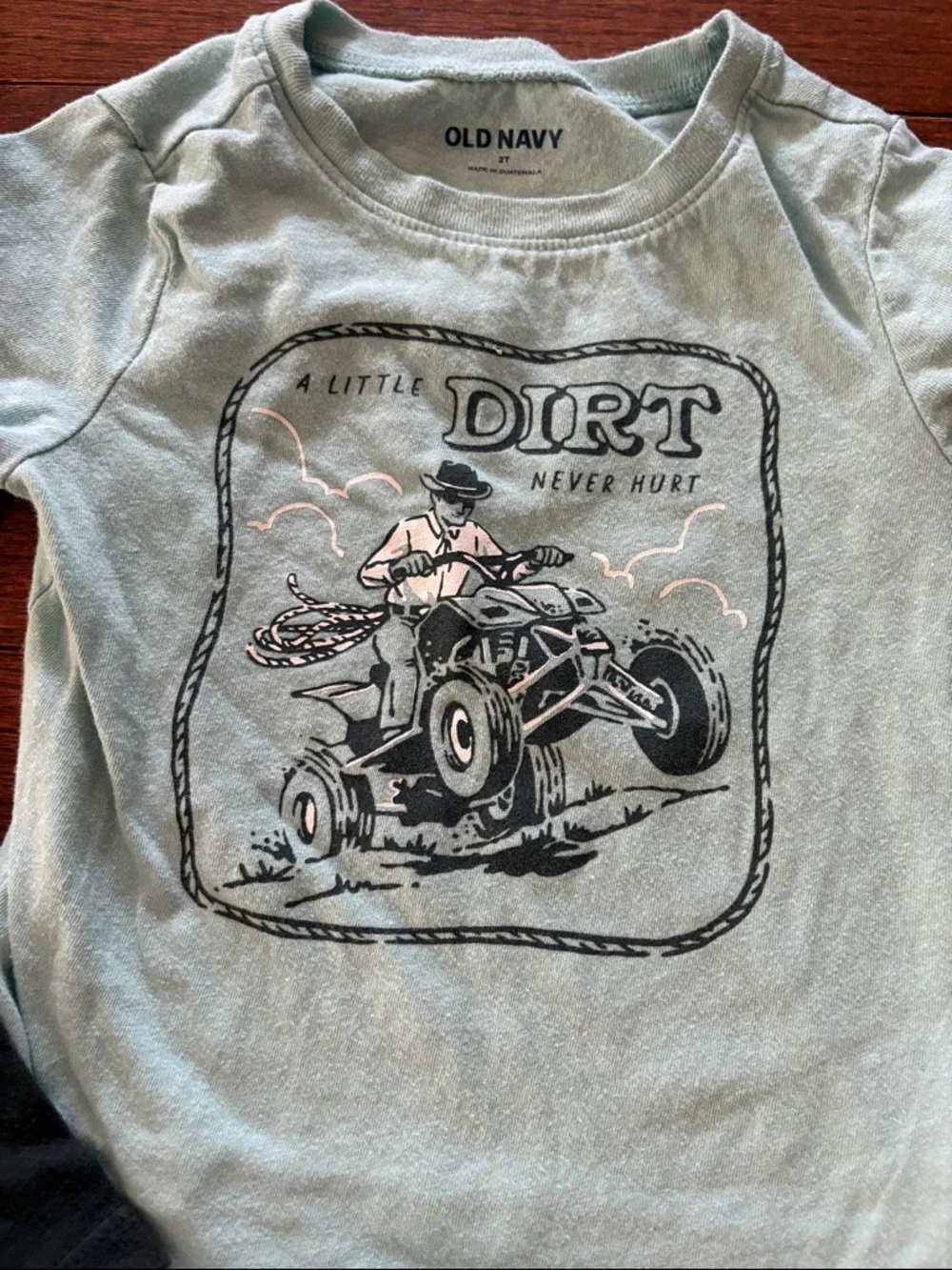 Old Navy t shirt bundle 2t - Picture 3 of 5